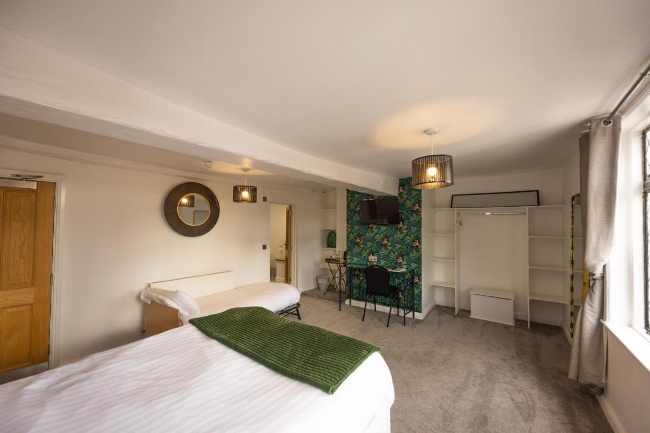The White Hart Hotel 우토제터 외부 사진