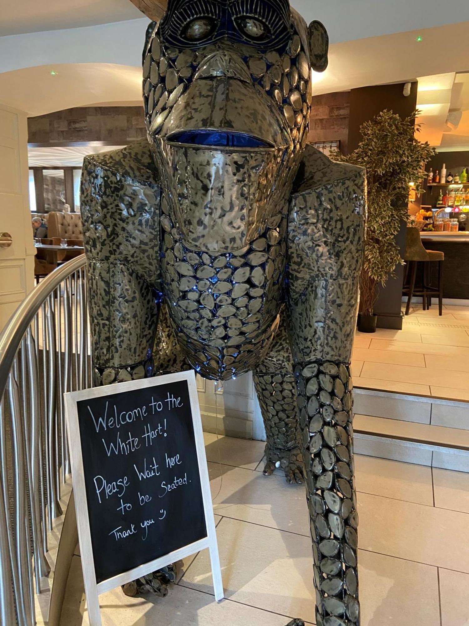 The White Hart Hotel 우토제터 외부 사진