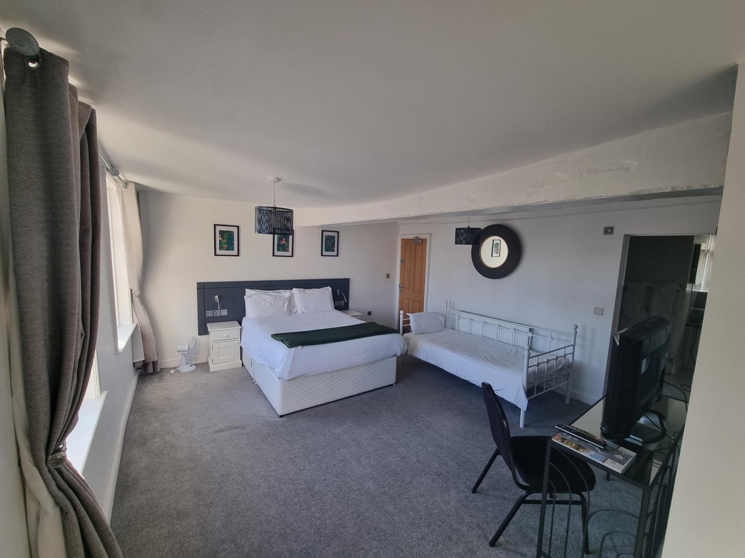 The White Hart Hotel 우토제터 외부 사진