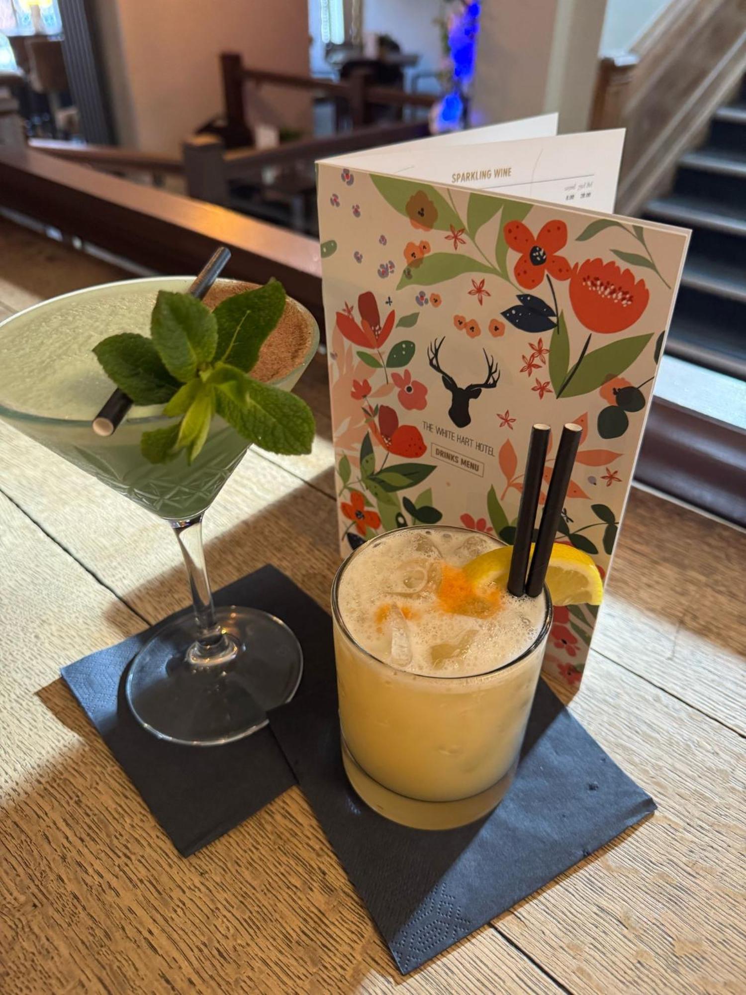 The White Hart Hotel 우토제터 외부 사진
